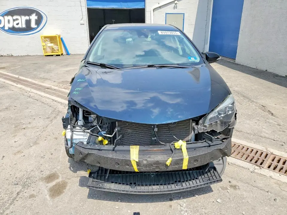 2018 TOYOTA COROLLA SE  