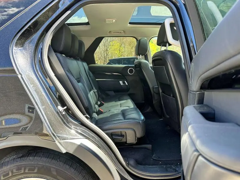 2020 LAND ROVER DISCOVERY SE  