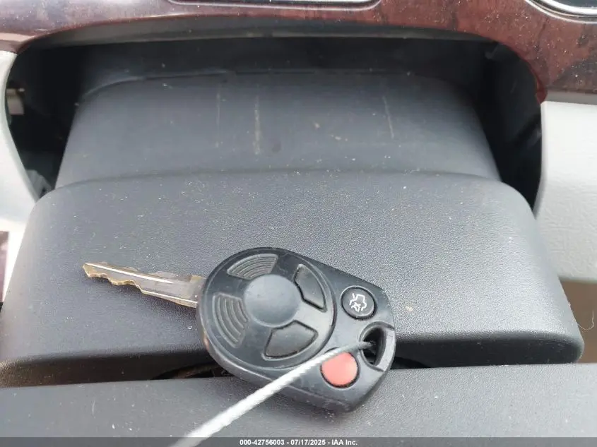 2011 FORD TAURUS LIMITED