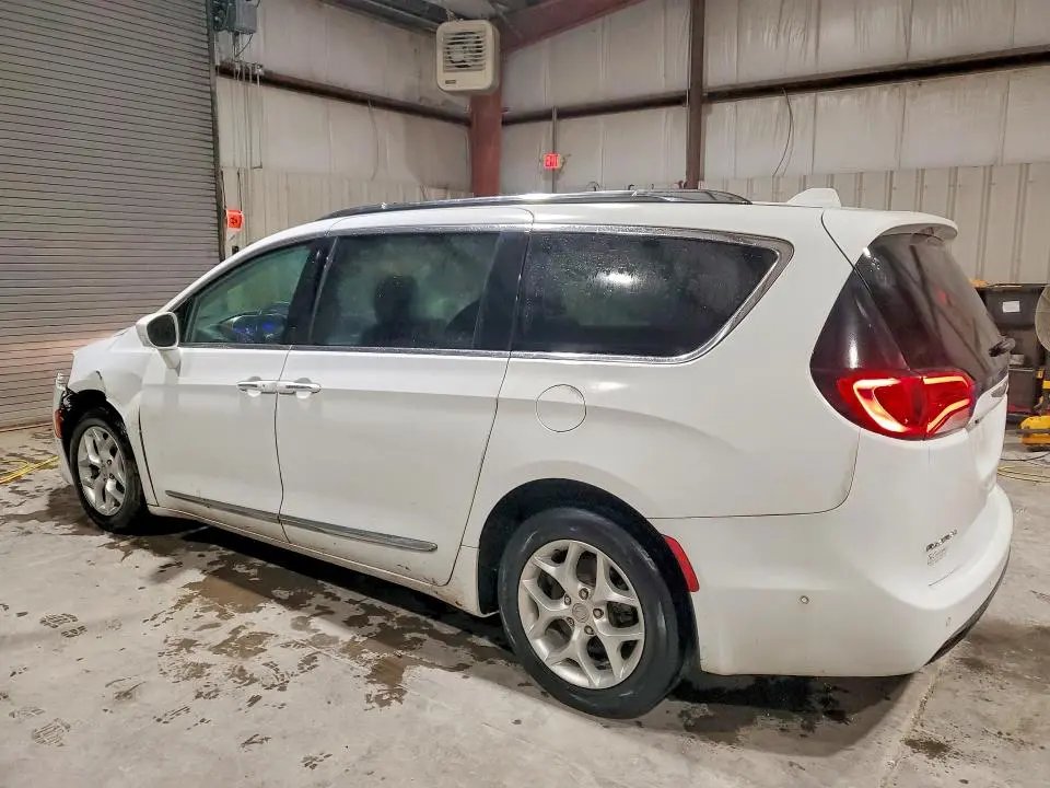2018 CHRYSLER PACIFICA TOURING L PLUS  