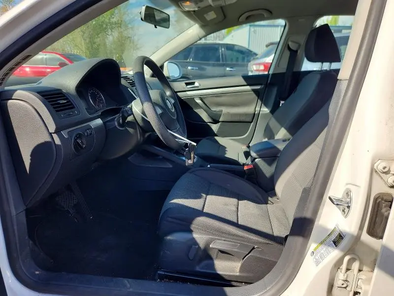 2010 VOLKSWAGEN JETTA S  
