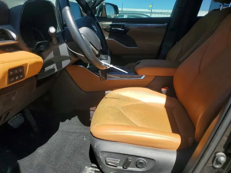 2021 TOYOTA HIGHLANDER HYBRID PLATINUM  
