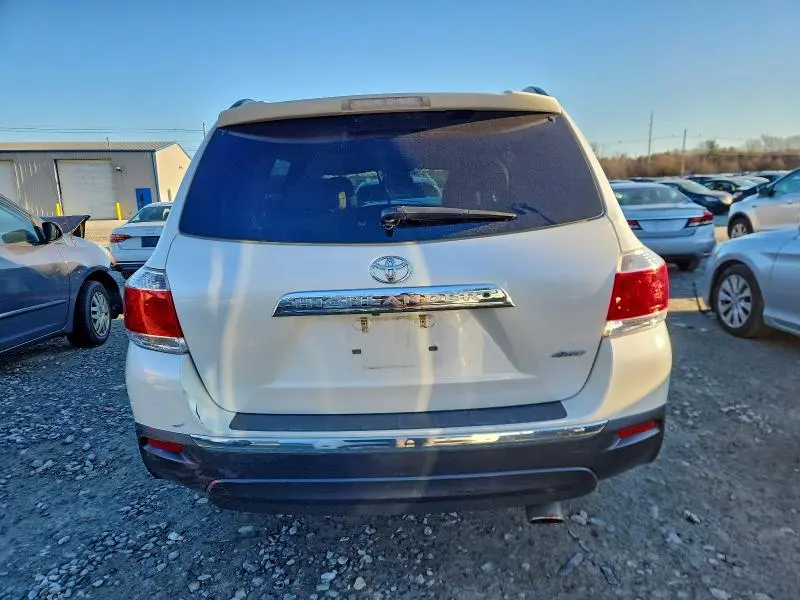 2011 TOYOTA HIGHLANDER LIMITED  