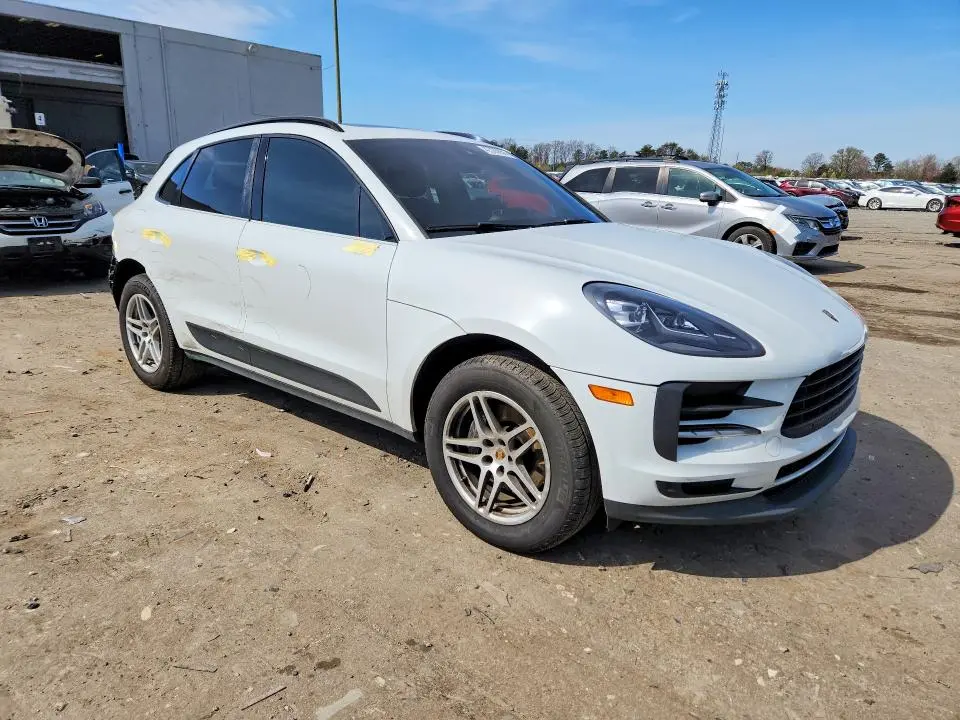 2019 PORSCHE MACAN   