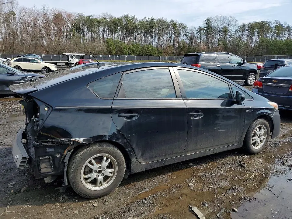 2010 TOYOTA PRIUS III  