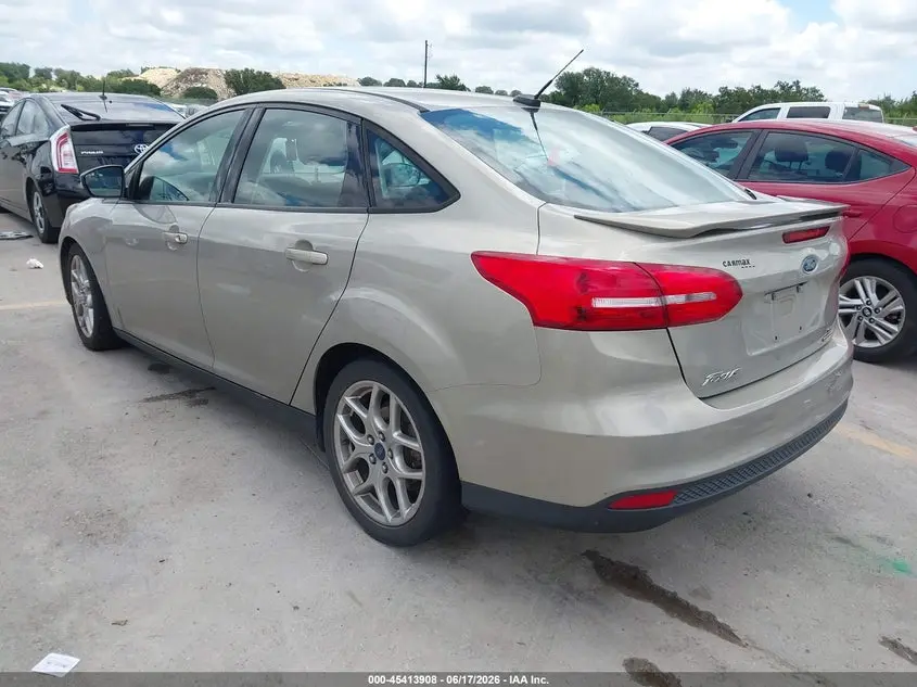 2015 FORD FOCUS SE