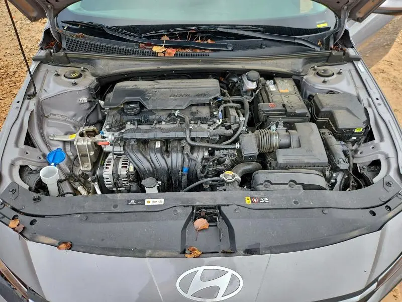 2024 HYUNDAI ELANTRA SE  