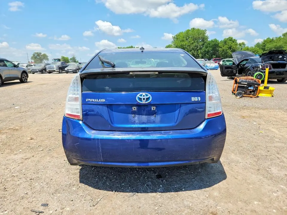 2011 TOYOTA PRIUS TWO  