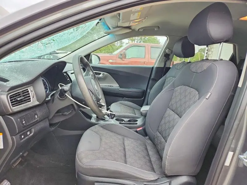 2017 KIA NIRO LX  