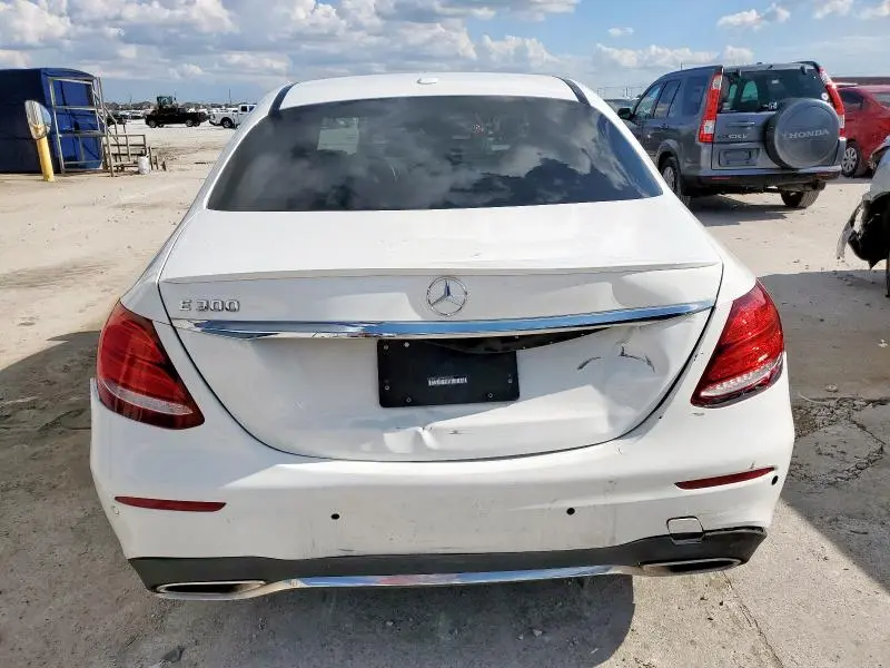 2017 MERCEDES-BENZ E 300  