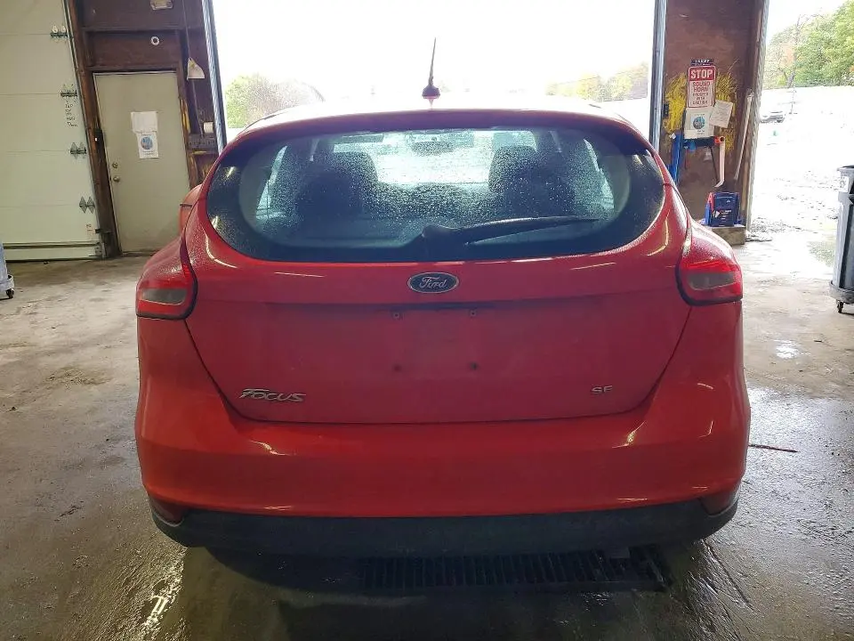 2017 FORD FOCUS SE  