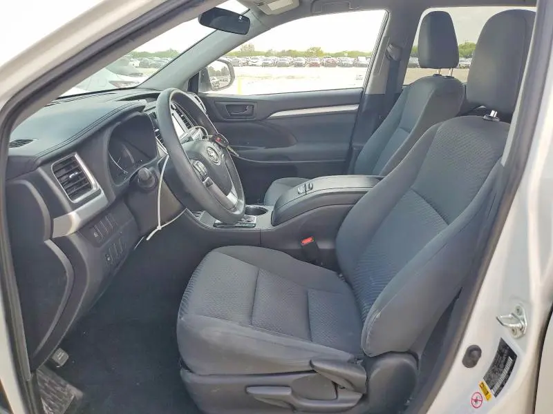 2019 TOYOTA HIGHLANDER LE  