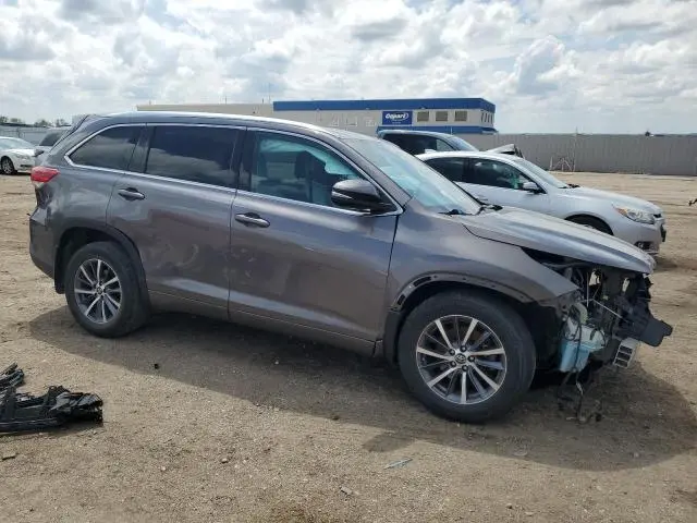 2017 TOYOTA HIGHLANDER SE  