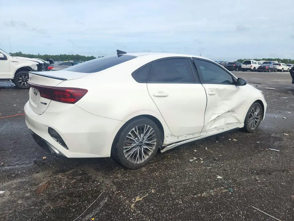 2023 KIA FORTE GT LINE  