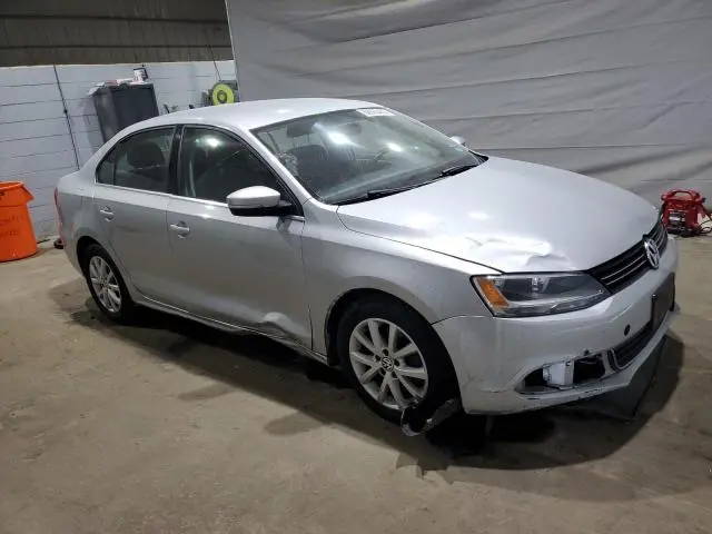 2013 VOLKSWAGEN JETTA SE  