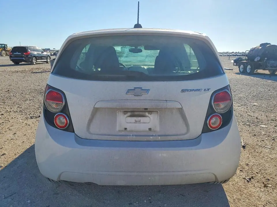 2016 CHEVROLET SONIC LT  