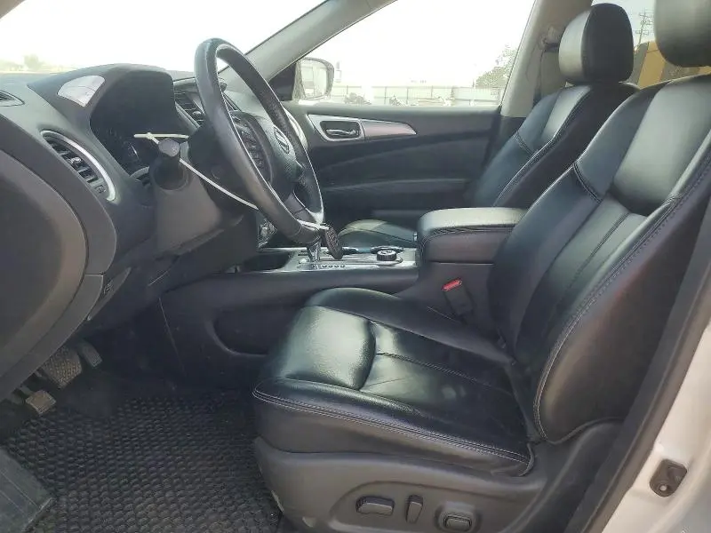 2017 NISSAN PATHFINDER SL  