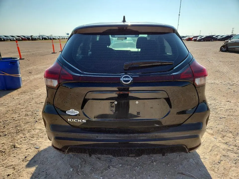 2024 NISSAN KICKS S  