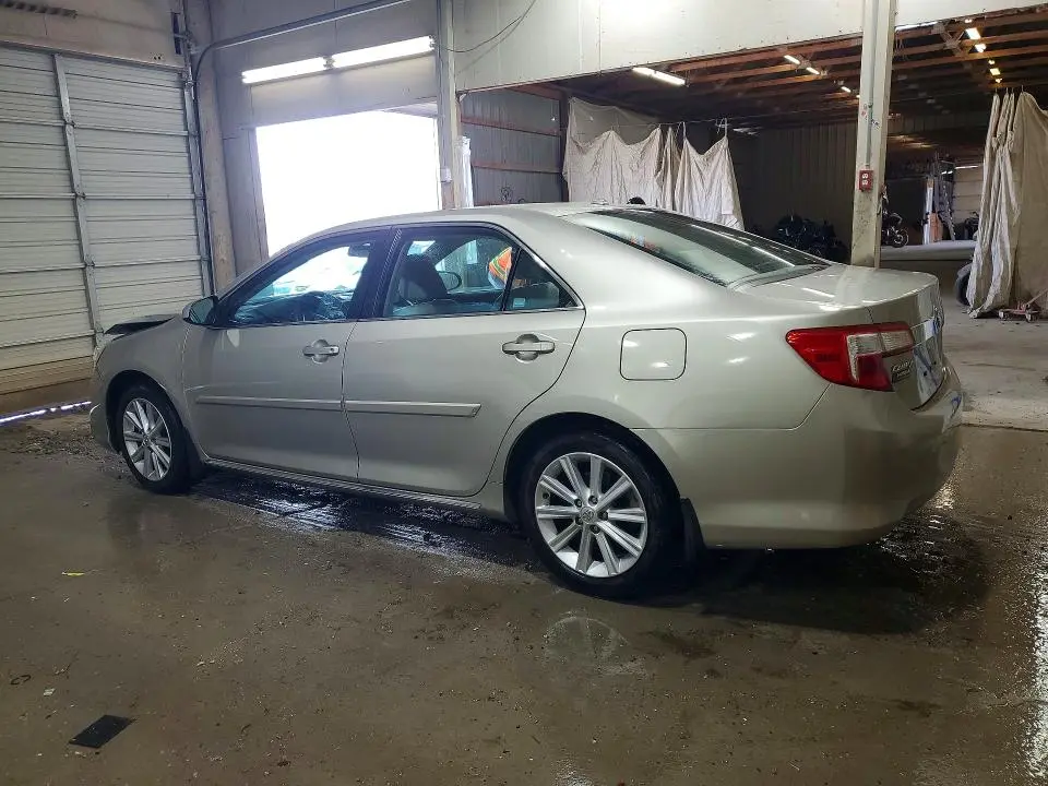 2014 TOYOTA CAMRY XLE  
