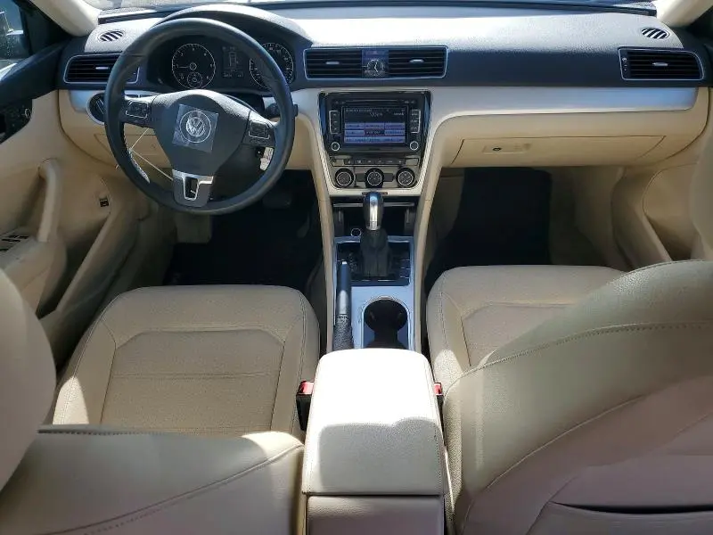 2013 VOLKSWAGEN PASSAT SE  
