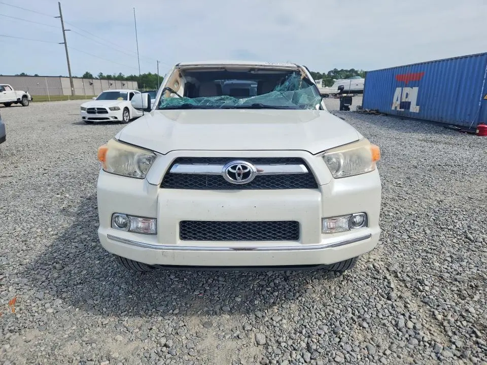 2013 TOYOTA 4RUNNER SR5  