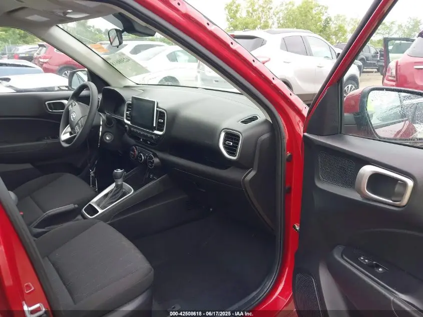 2025 HYUNDAI VENUE SE