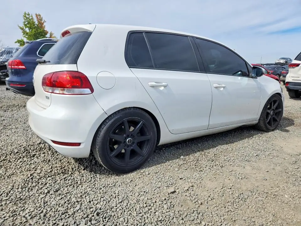 2011 VOLKSWAGEN GOLF   