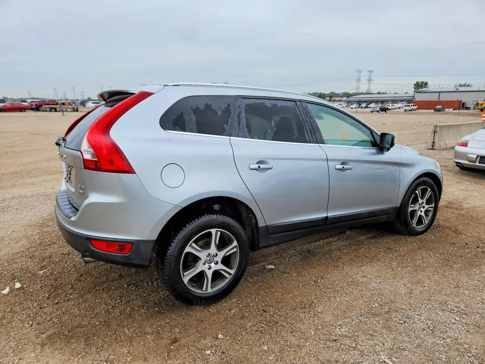 2011 VOLVO XC60 T6  