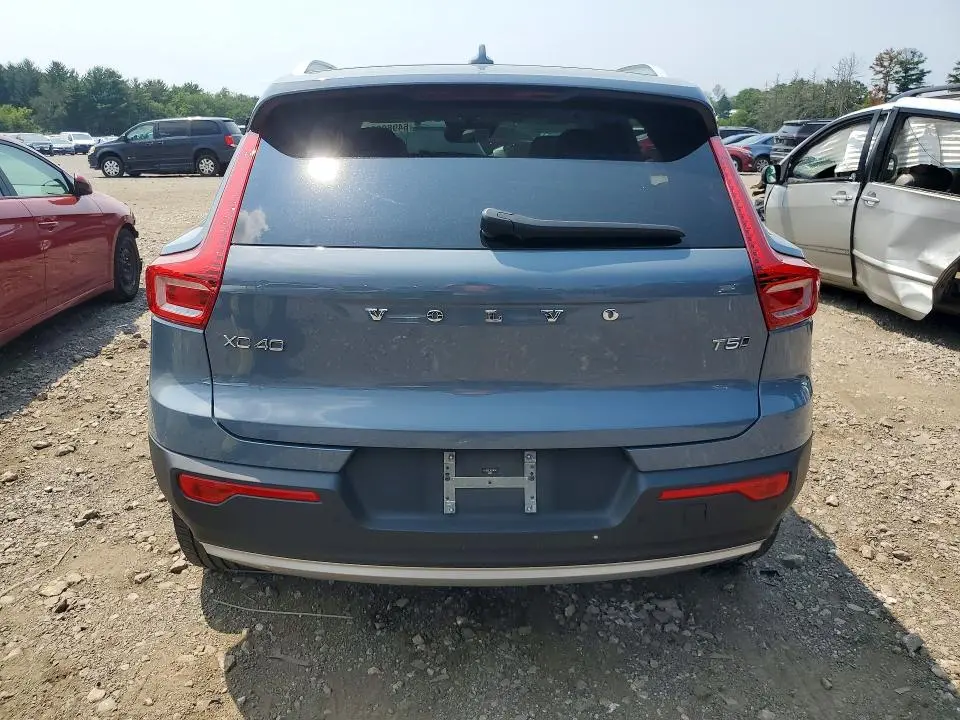 2022 VOLVO XC40 T5 INSCRIPTION  