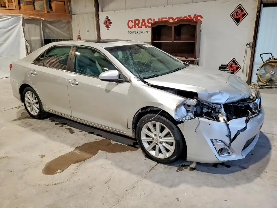 2012 TOYOTA CAMRY XLE V6  