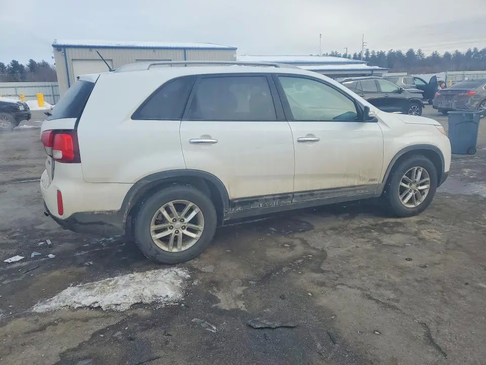 2015 KIA SORENTO LX  