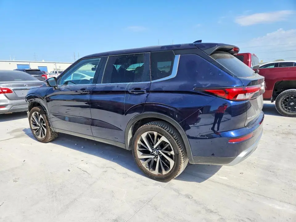 2022 MITSUBISHI OUTLANDER SE  