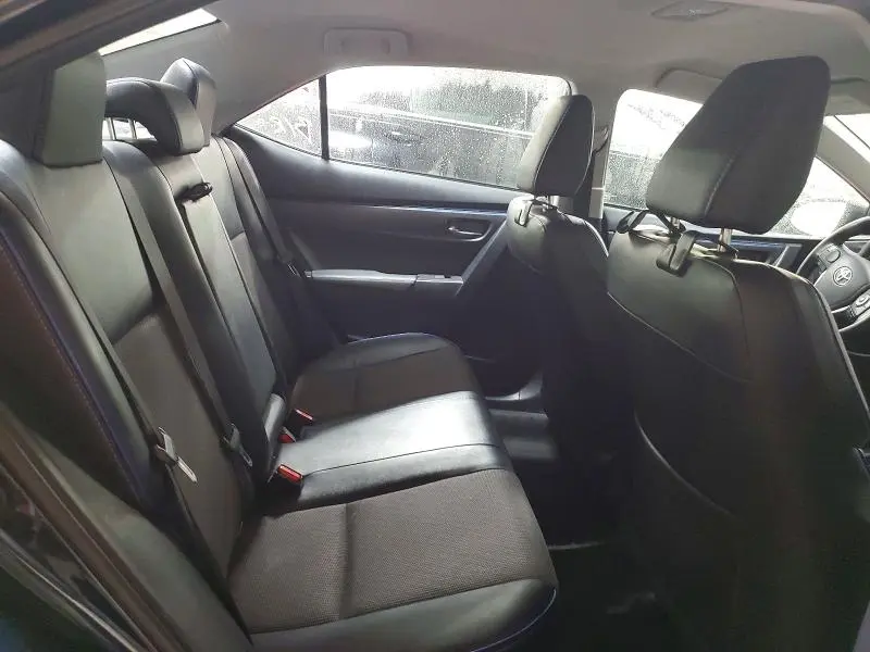 2017 TOYOTA COROLLA SE  