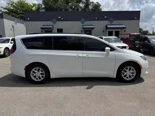 2020 CHRYSLER VOYAGER LXI  