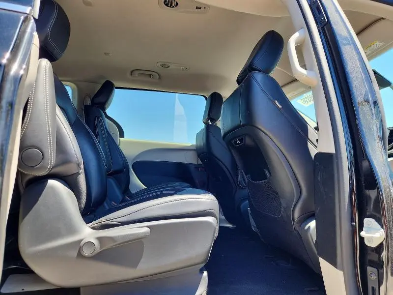2024 CHRYSLER PACIFICA HYBRID SELECT  