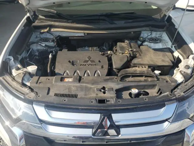 2018 MITSUBISHI OUTLANDER SE  