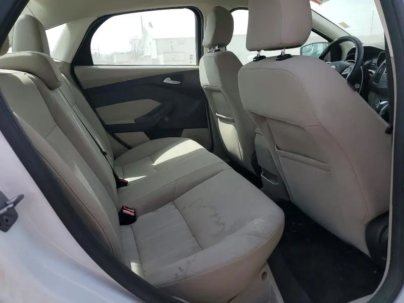 2016 FORD FOCUS SE  