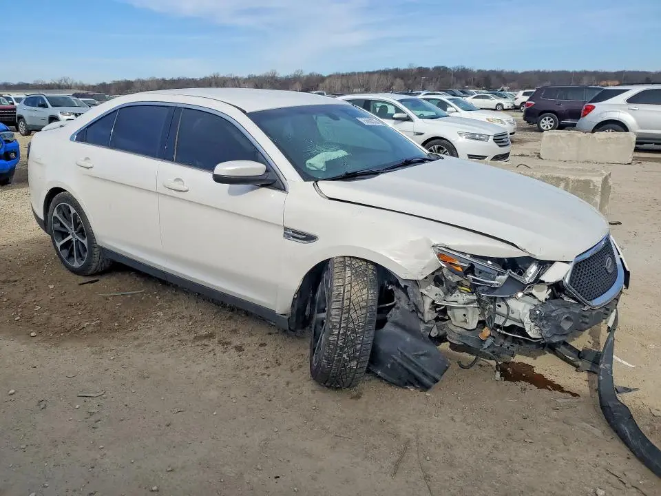 2015 FORD TAURUS SEL  