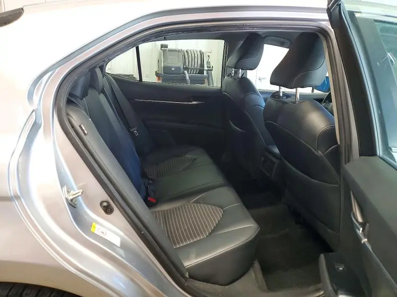 2018 TOYOTA CAMRY SE  