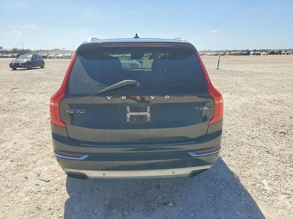 2016 VOLVO XC90 T8  