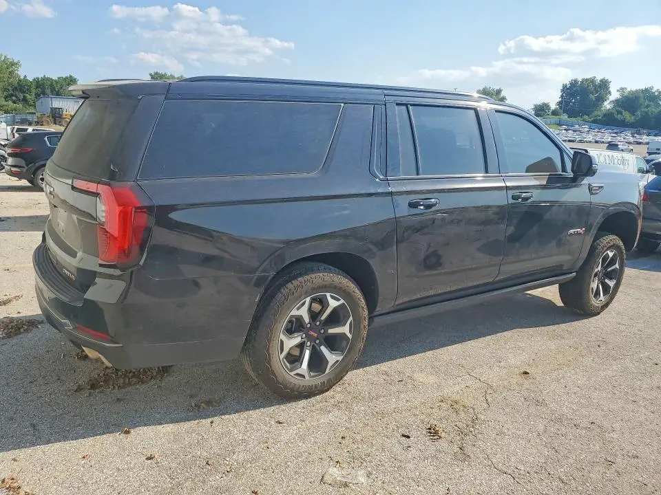 2025 GMC YUKON XL AT4  