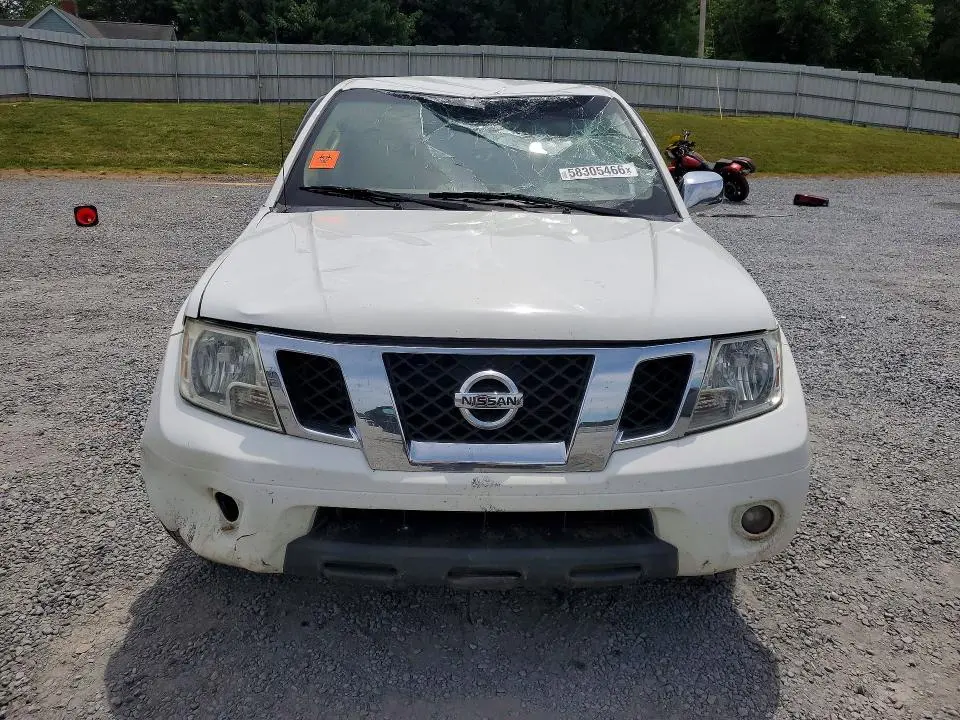 2015 NISSAN FRONTIER S  