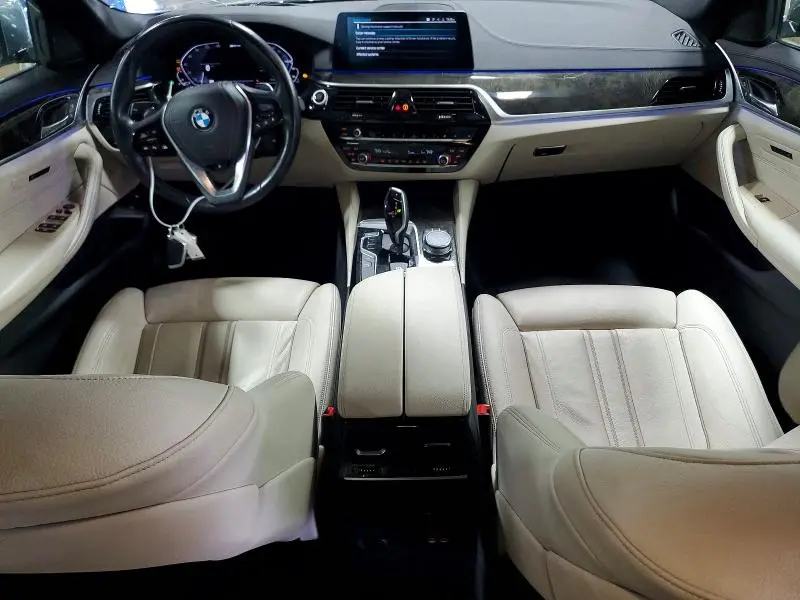 2020 BMW 530XE   