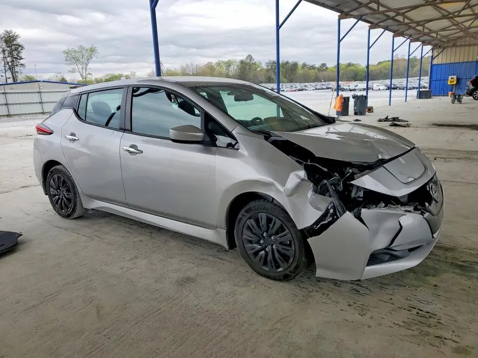 2023 NISSAN LEAF S  