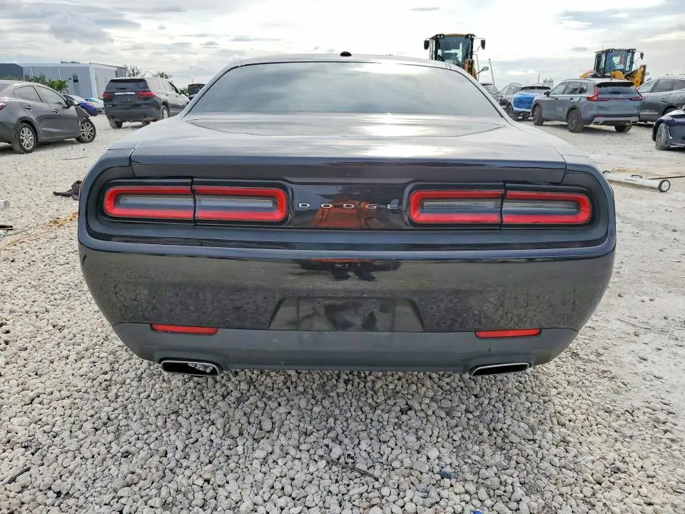 2017 DODGE CHALLENGER SXT  
