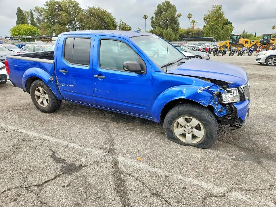2013 NISSAN FRONTIER S  