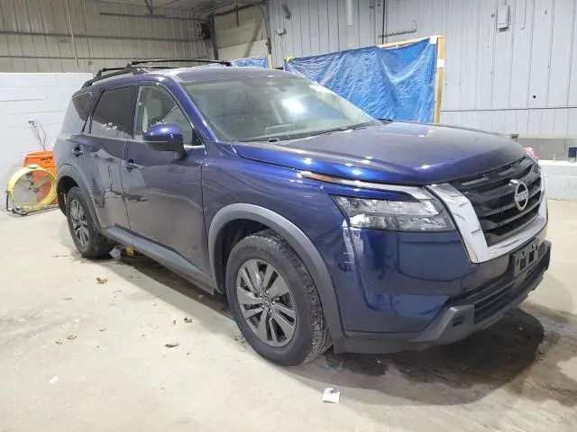 2023 NISSAN PATHFINDER SV  
