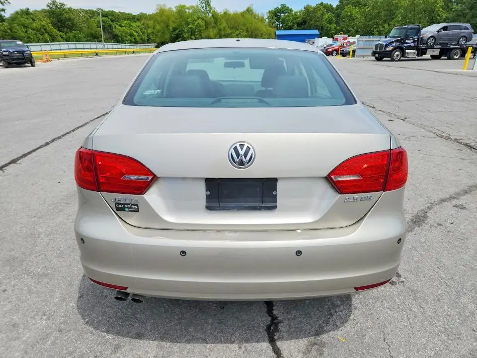 2012 VOLKSWAGEN JETTA SE  