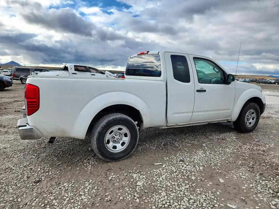 2013 NISSAN FRONTIER S  