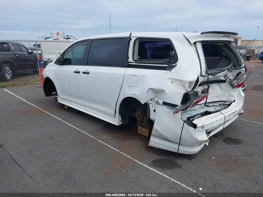2013 TOYOTA SIENNA L V6 7 PASSENGER